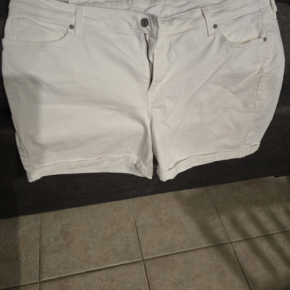 Levi's Women's Crisp White Jean Shorts